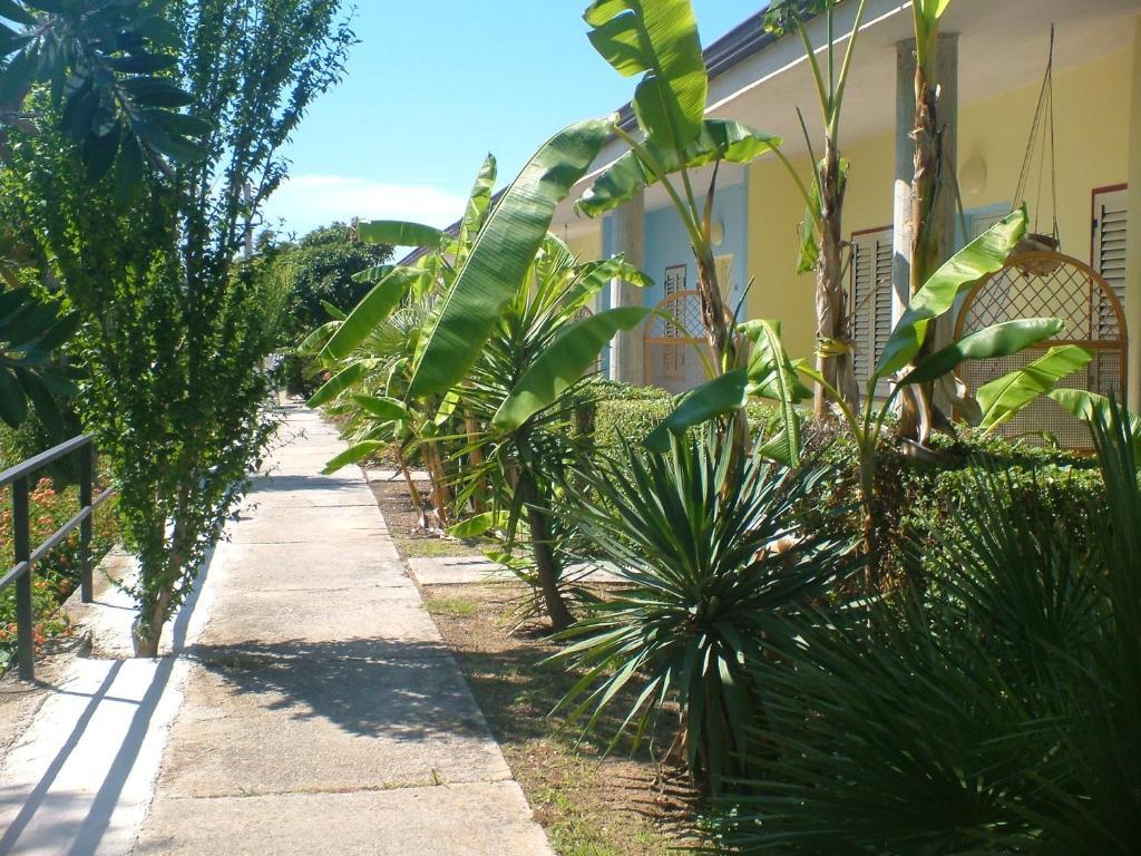 Residence Heaven Ricadi Habitación foto