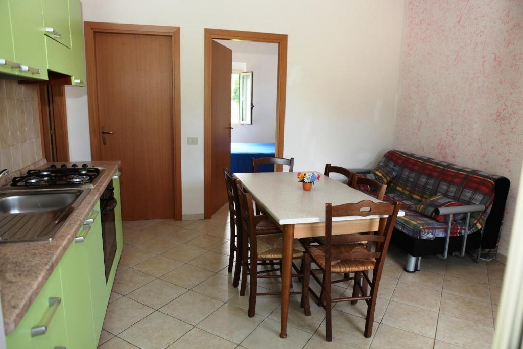 Residence Heaven Ricadi Habitación foto